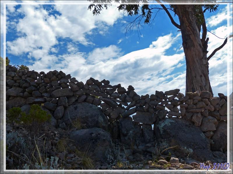 Mur-dentelle à l'île Taquile - Lac Titicaca - Pérou