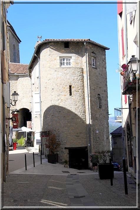 1002 - Traversée de l’Ardèche : Aubenas (07)