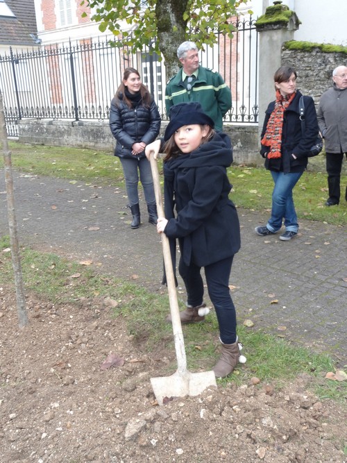"Artistes en herbe, à vos outils !" un concours lancé par l'Association Châtillon-Scènes...