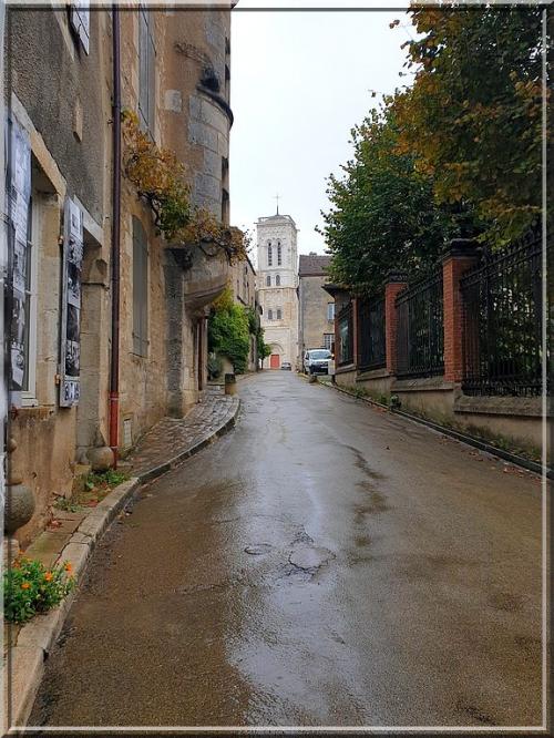 1034 - Vézelay sous la pluie,  dans l’Yonne (89)  Suite Art.1033