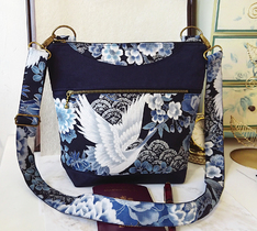 Sac en tissu de coton imprimé japonais authentique, motifs fleurs et grue bleu / blanc / argent