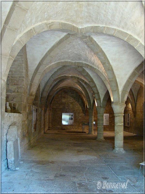 Abbaye de Beaulieu-en-Rouergue le cellier gothique