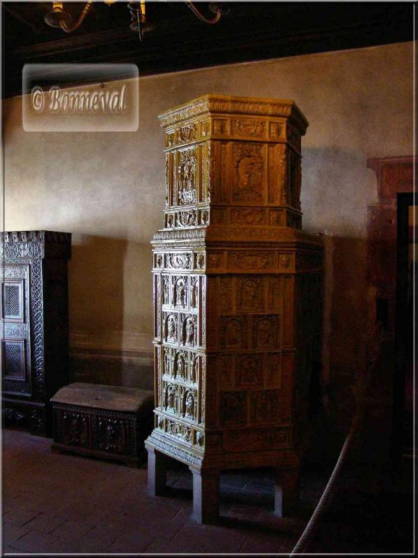 Haut Koenigsbourg Les Appartements confortables pièce au poêle jaune