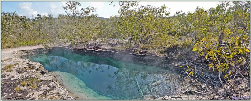 Débarquement à l'île Fergusson, puis, accompagnés par des guides locaux, direction de la source d'eau chaude de Deidei, avec ses fumées et ses geysers - Papouasie Nouvelle-Guinée