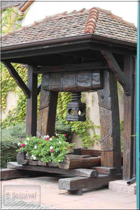 Alsace Haut-Rhin Route des Vins Bergheim pressoir