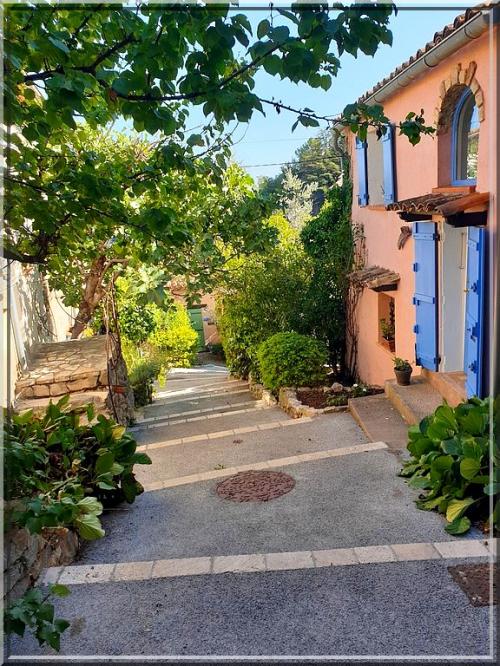 1017 - Ampus dans le Var (83) 