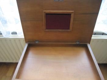 range  ciseaux  et aiguilles de Betty 005