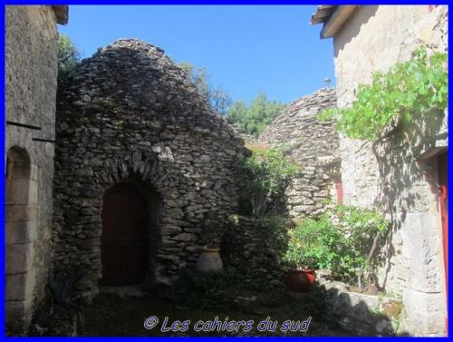 Bonnieux, les pierres sèches