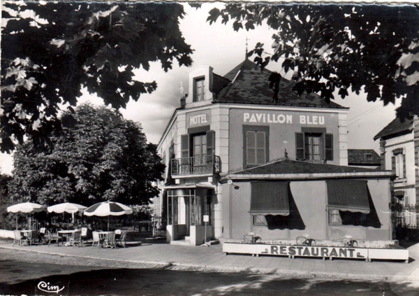 Quelques cartes postales représentant les commerces d'autrefois à Châtillon sur Seine.....