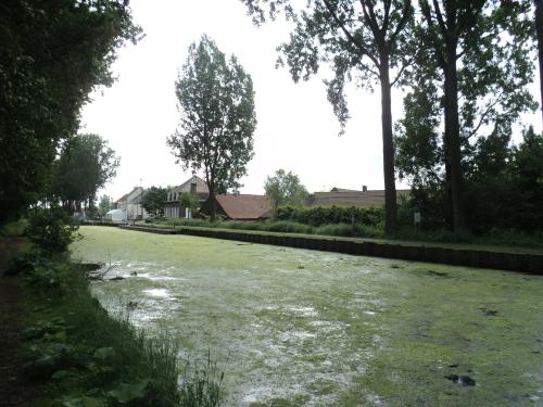  * Le Canal de l'Espierres