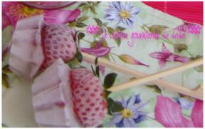 GLAÇONS  À LA FRAISE