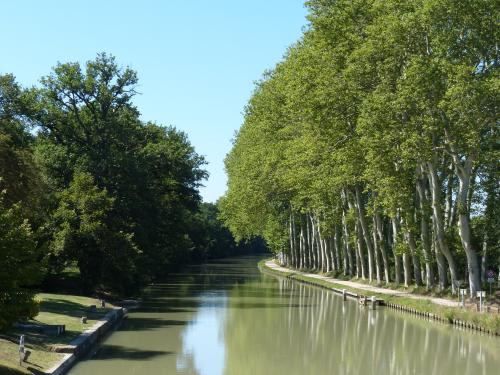 "Sur le Canal" ... 