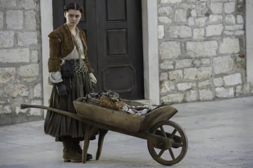 Les deux nouvelles tenues d'Arya saison 5