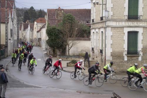 La randonnée  cyclotouriste Londres-Cannes 2013, s'est arrêtée à Vanvey