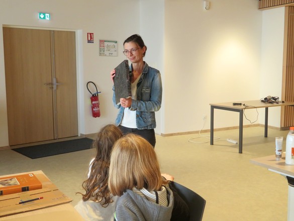 Un atelier "grimoires et potions " a ravi beaucoup de futurs jeunes "sorciers" à la médiathèque Victorine de Chastenay