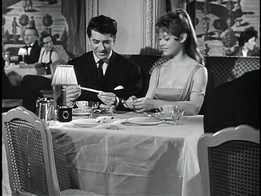 BRIGITTE BARDOT - EN EFFEUILLANT LA MARGUERITE   -1956