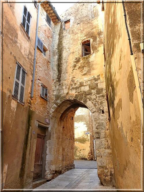 1017 - Ampus dans le Var (83) 