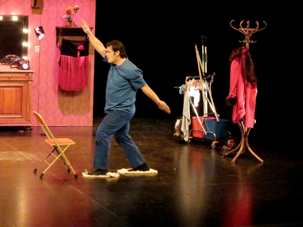 "Petite fleur", un spectacle burlesque à voir absolument au Théâtre Gaston Bernard