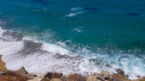 Le balcon posé sur la mer (11-2) à Μύκονoς. Le balcon du Samedi Saint