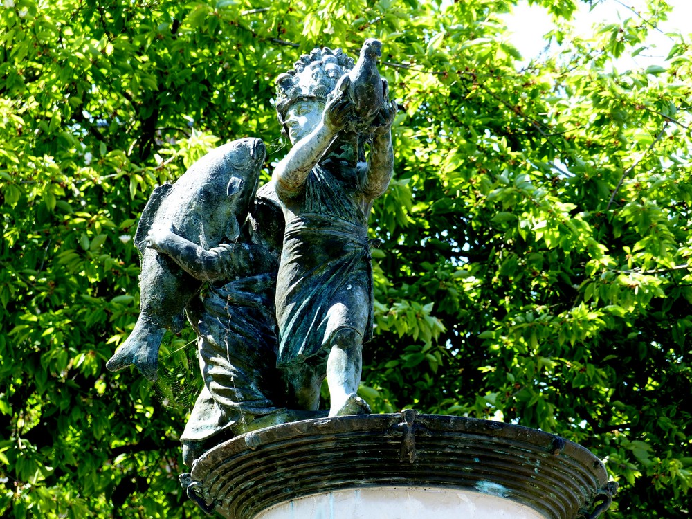 Majots, Engoulvent, Motte