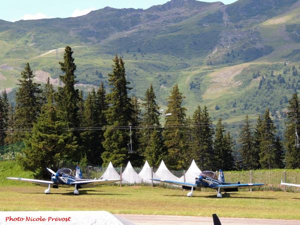 Le meeting aérien de Méribel, vu par Nicole Prévost...