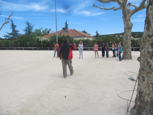 INICIATION DU SPORT BOULE AU CLASSE DE CM2 - CE 1