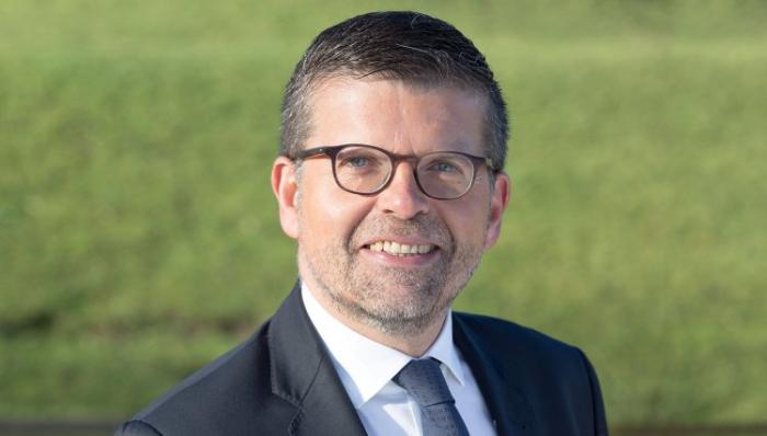 Relations France – Algérie : le coup de gueule d’un maire français contre Emmanuel Macron