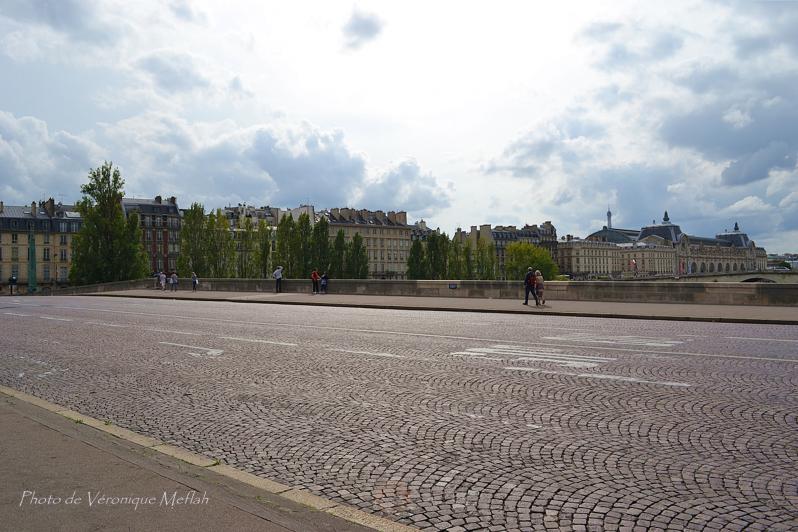 Le quartier Palais Royal - Louvre : le pont du Carrousel 