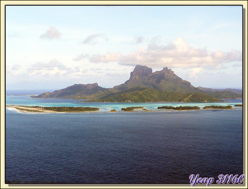 Superbe vue aérienne lors de notre arrivée à proximité de Bora Bora - Polynésie française