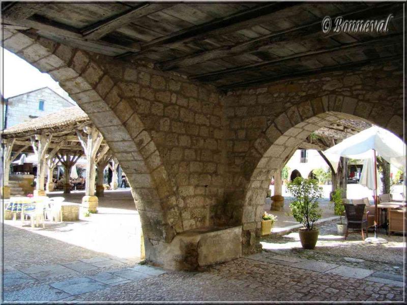 Bastide de Monpazier Dordogne la Place des Cornières