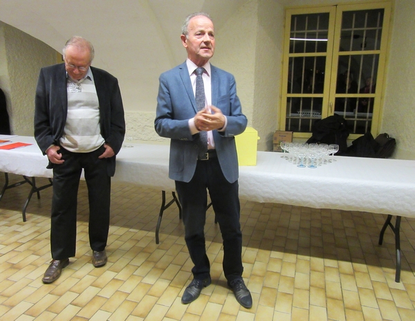 Remise des prix aux personnes qui ont fleuri leurs maisons, leurs balcons, leurs commerces durant l'été 2017, à Châtillon sur Seine