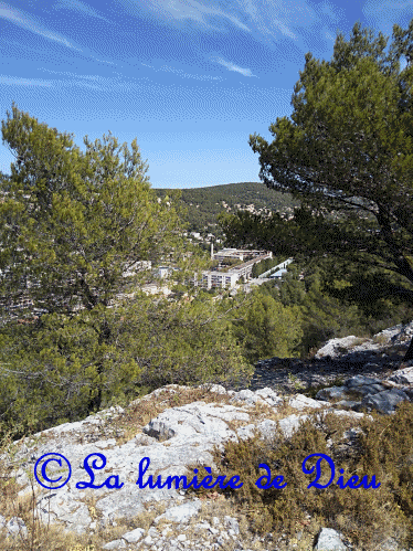 Carnoux en Provence, le sentier de la croix