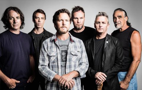 PEARL JAM - "Superblood Wolfmoon" Clip