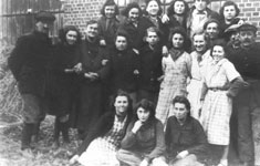 Les employées de la paille