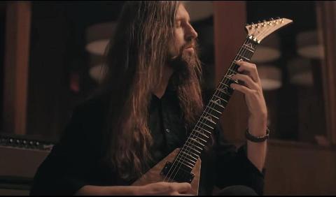 ALL THAT REMAINS - Décès du guitariste Oli Herbert