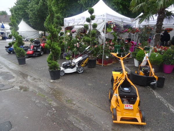 Quelques stands d'exposants aux Journées Châtillonnaises 2016...