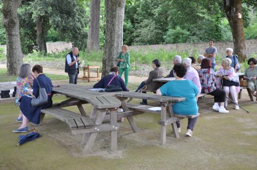 DANS LE PARC