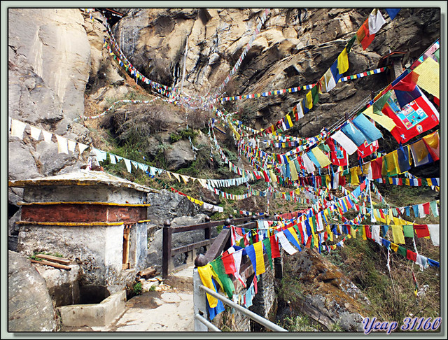 Blog de images-du-pays-des-ours : Images du Pays des Ours (et d'ailleurs ...), Monastère de Taktsang Pelphug (La Tanière du Tigre, Tiger's Nest Monastery) - Paro - Bhoutan