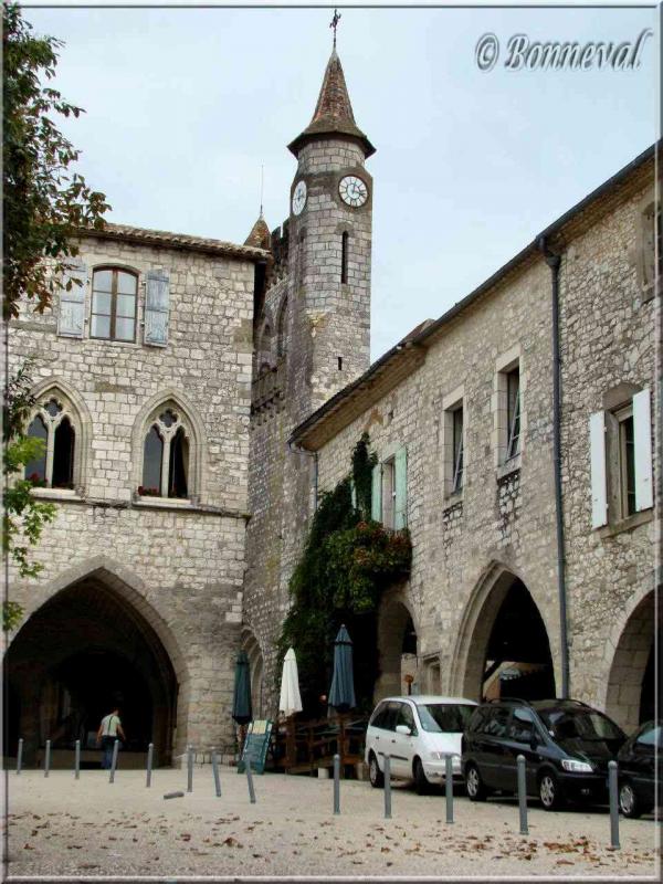 Monflanquin Lot-et-Garonne maison du Prince Noir et clocher de l'église