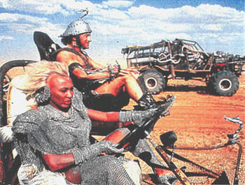 MAD MAX -AU DELA DU DOME DU TONNERRE