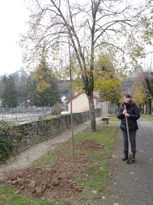 "Artistes en herbe, à vos outils !" un concours lancé par l'Association Châtillon-Scènes...
