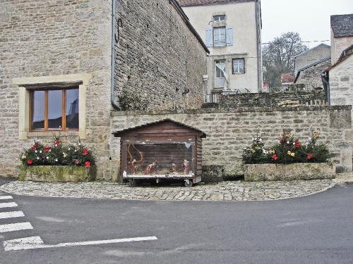 - Le restaurant "Côté Seine" à Montliot