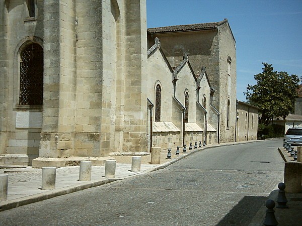 basilique-de-Verdelais-cote-depuis-la-route.jpg