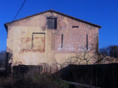 Mas de Paris plein de déchets - Puyloubier
