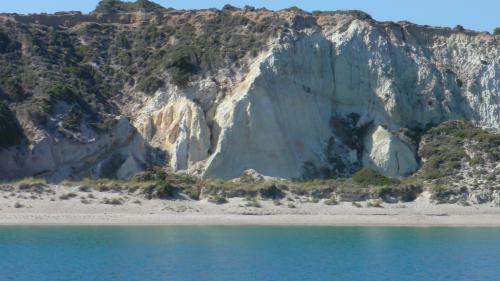 Le balcon posé sur la mer (24) à Mήλος