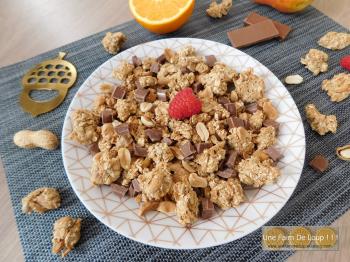 Granola crunchy peanut butter