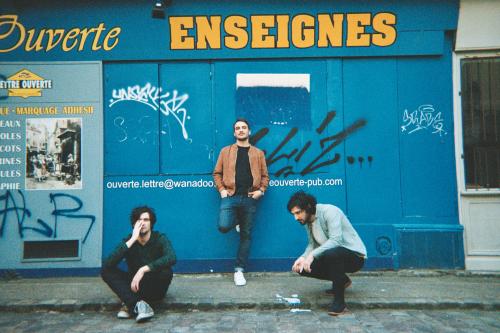 Les Casablanca Drivers joyeux rockeurs avec Red Man
