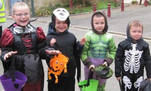 Halloween : 30 mignons « affreux », et des kilos de bonbons !