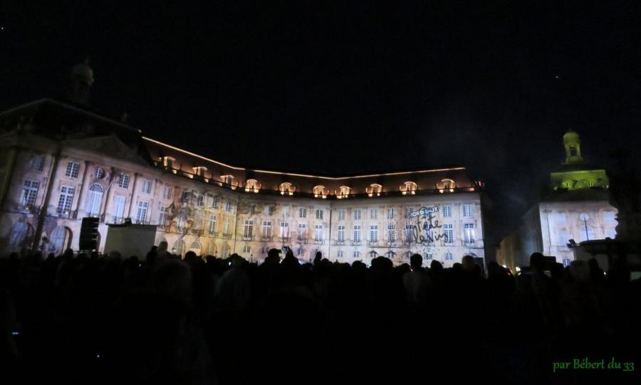 le soir de la fête du vin à Bordeaux