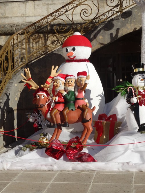 Un merveilleux décor devant la Mairie de Châtillon sur Seine...